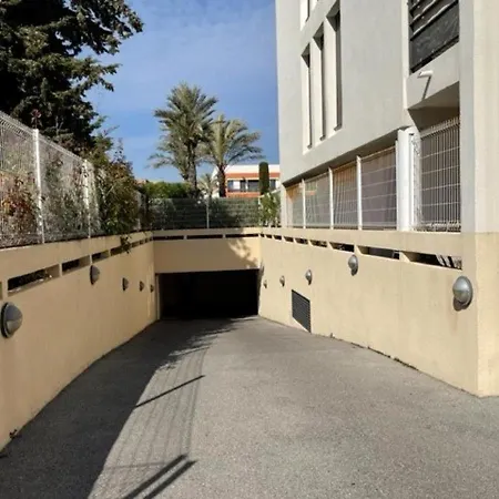 Climatise 3p, Piscine, Terrasse Sud, Parking Prive, Proche Et Gare - Fr-1-252a-70 Apartment *